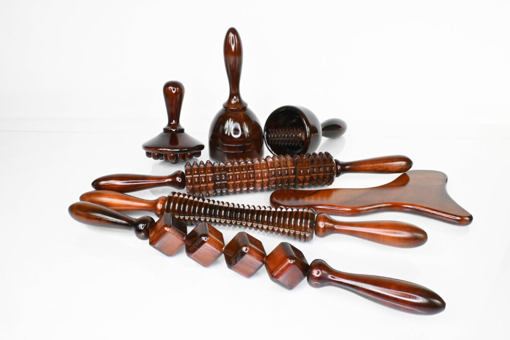 Kit de Maderoterapia Nombres: 3 rodillos, 2 copas de madera, un masajeador con dedos y una Gua Sha para drenaje linfático, ideal para esculpir el cuerpo, reducir la celulitis y realizar masajes de tejido profundo.
