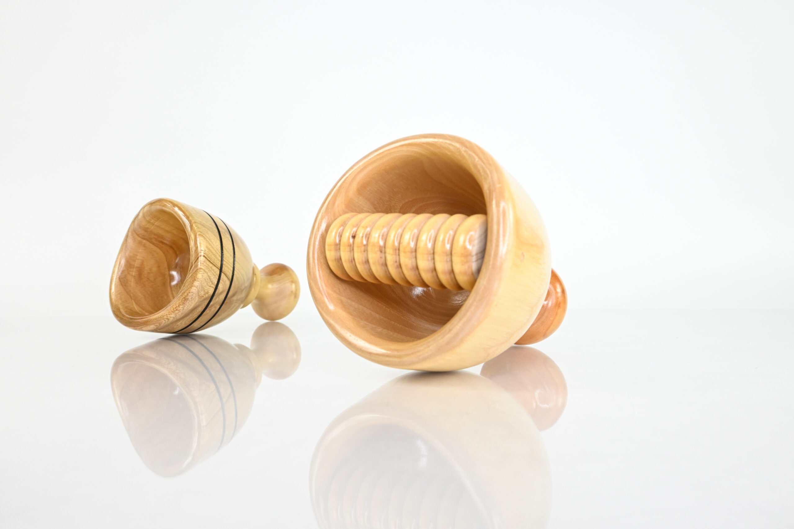 Lacquered wooden massage cup with short rounded handle