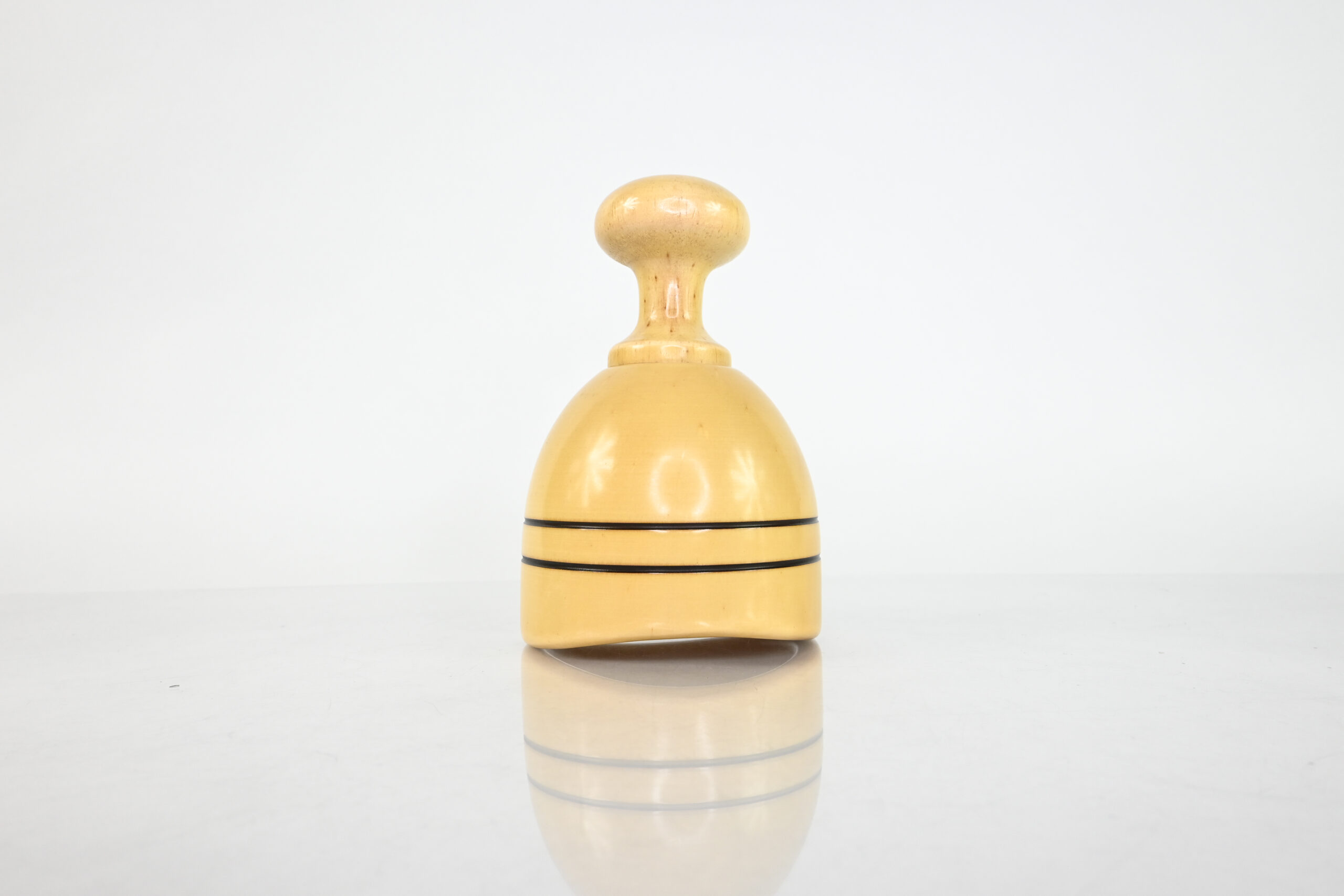 Classic Swedish wood therapy cup with short handle